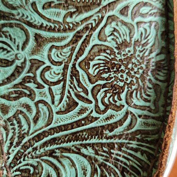 NWT Ariat Women’s 9.5B Hilo Vintage Turquoise Floral Emboss Leather Casual Mocs - Picture 6 of 10